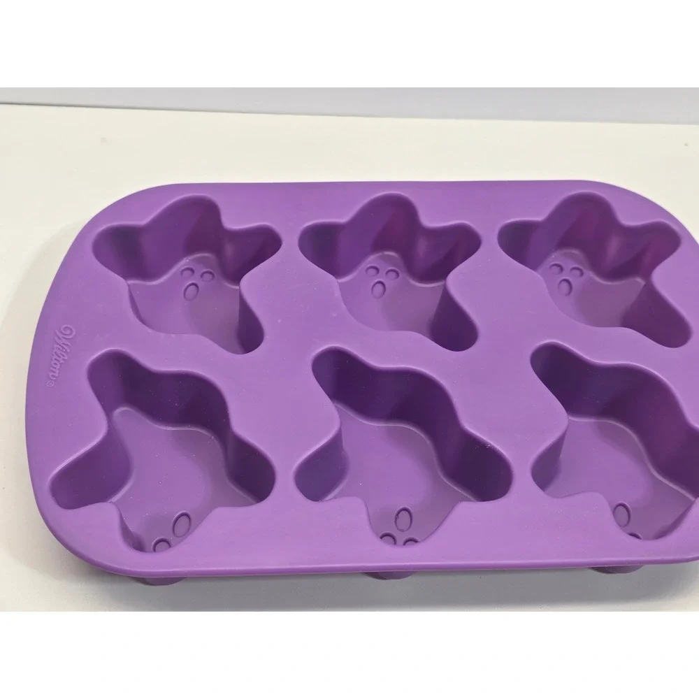 Wilton Silicone Baking Molds Set of 4 Christmas Tree Easter Egg Ghost Rose 6-Cup
